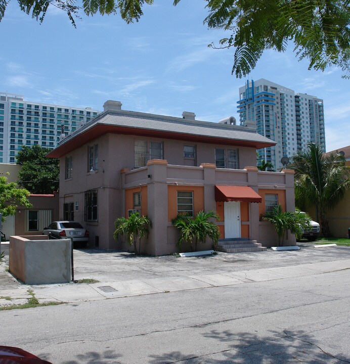 404 NE 26th Ter in Miami, FL - Building Photo