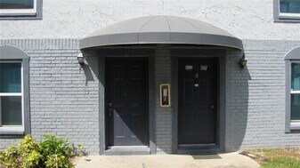 5122 E Temple Heights Rd in Tampa, FL - Building Photo