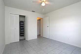 Knights Landing in Orlando, FL - Building Photo - Interior Photo