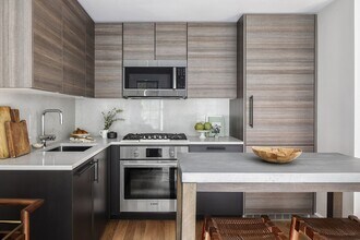 245 E 78th St in New York, NY - Building Photo - Building Photo