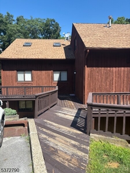 5 Powderhorn Ct in Vernon, NJ - Building Photo