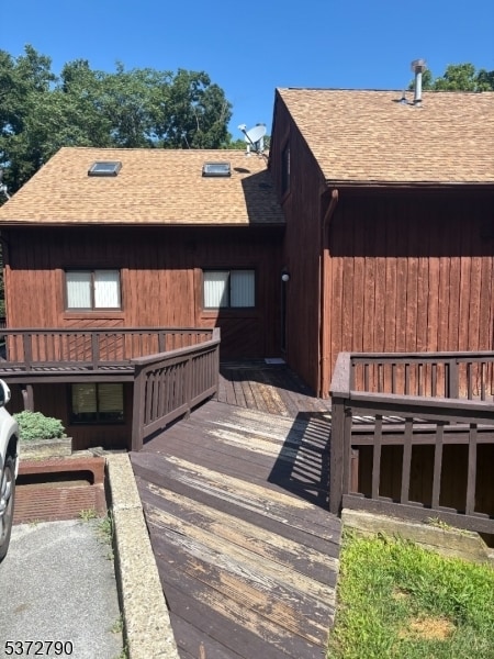 property at 5 Powderhorn Ct