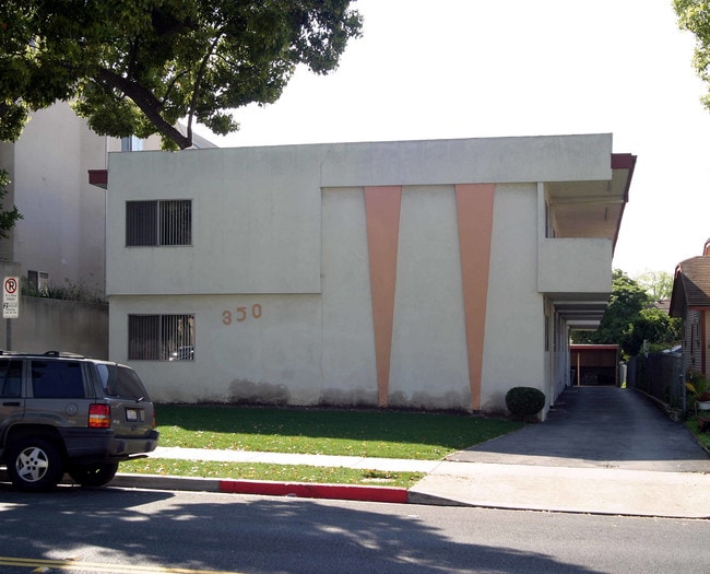 350 W Wilson Ave in Glendale, CA - Foto de edificio - Building Photo