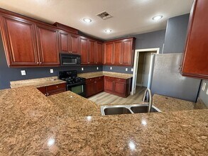 9128 Alpine Grove Ave in Las Vegas, NV - Building Photo - Building Photo