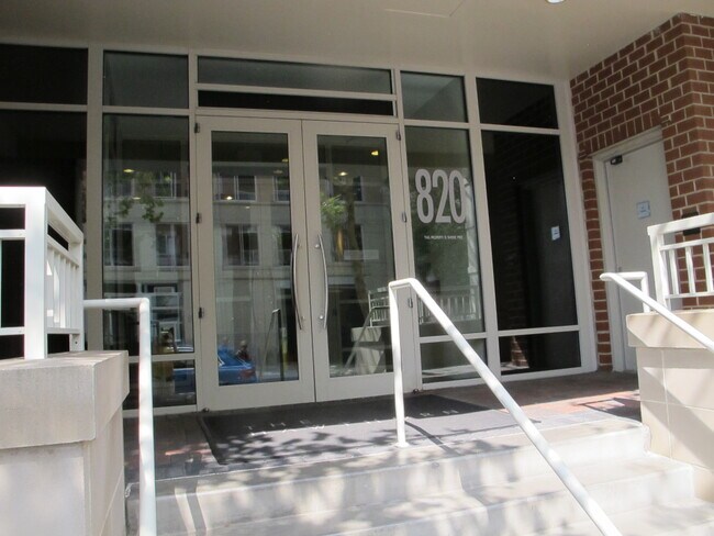 820 N Pollard St in Arlington, VA - Building Photo - Building Photo