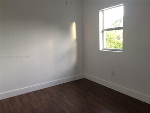 7025 Rue Granville in Miami Beach, FL - Building Photo - Building Photo