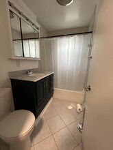 5520 Halwis St in Alexandria, VA - Foto de edificio - Building Photo