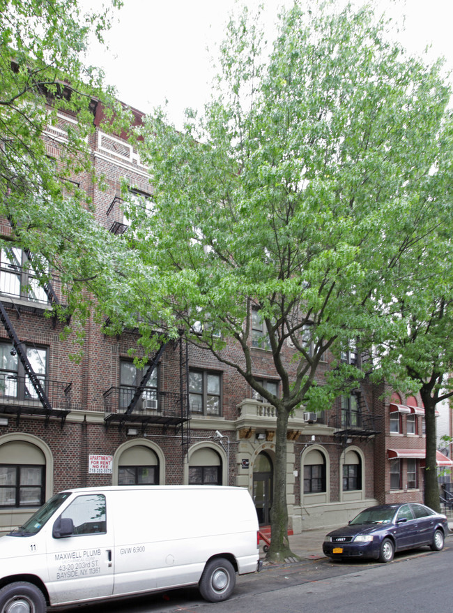 1042 Union St in Brooklyn, NY - Foto de edificio - Building Photo