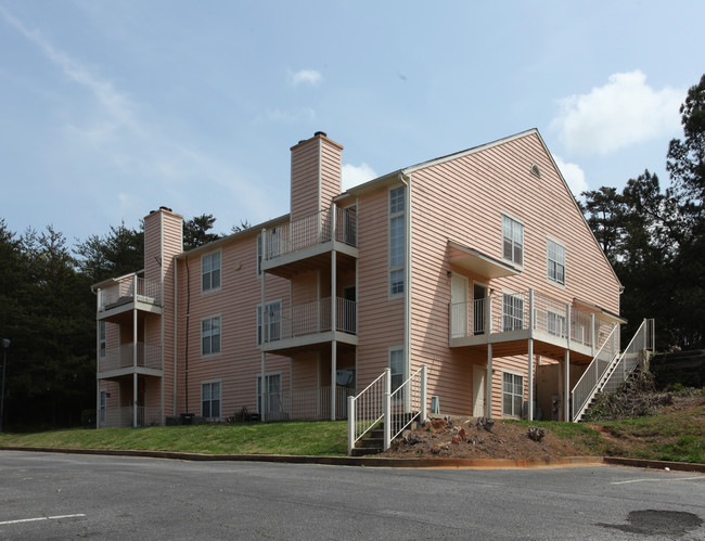 Pointe Lanier in Gainesville, GA - Foto de edificio - Building Photo