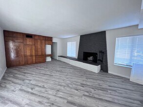 102 Hillside Way in Redlands, CA - Building Photo - Building Photo