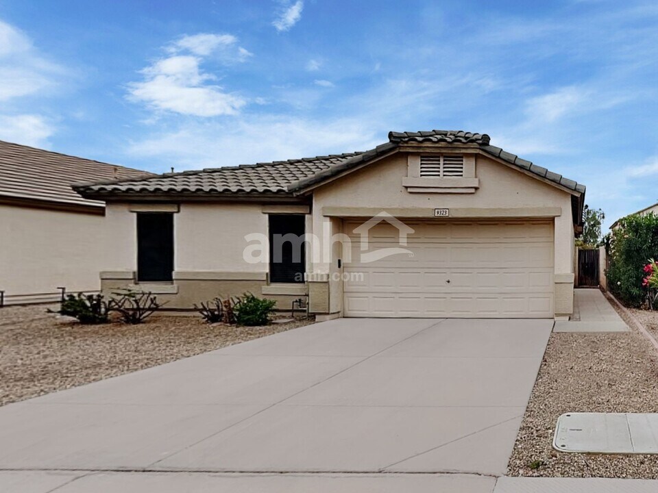 9323 E Osage Ave in Mesa, AZ - Foto de edificio