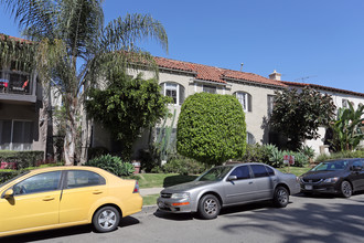 329 S Cloverdale Ave in Los Angeles, CA - Building Photo - Building Photo