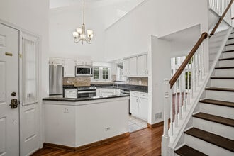 807 Fairmont Ct in Des Plaines, IL - Building Photo - Building Photo