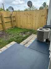 941 NE 169th St in Miami, FL - Building Photo - Building Photo