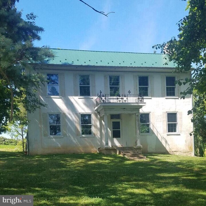 12979 Buchanan Trail W in Mercersburg, PA - Building Photo