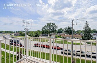 Hines View Apartments - 55+ in Westland, MI - Foto de edificio - Building Photo