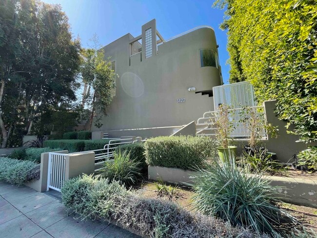 property at 1422 19th St