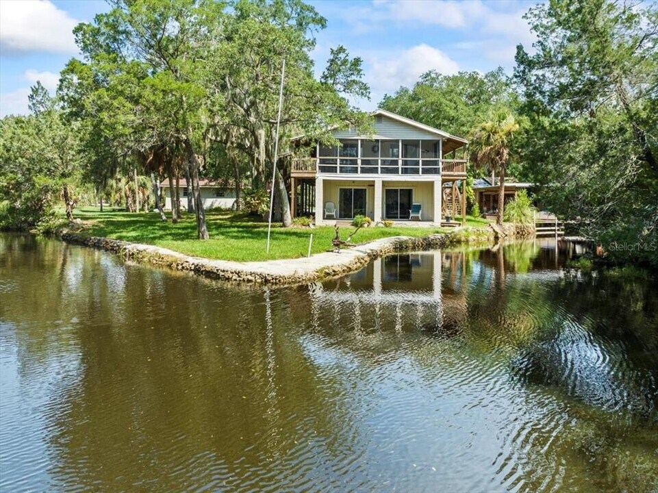 6554 S Beagle Dr in Homosassa, FL - Foto de edificio