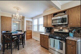 16 Cross St in Madison, NJ - Building Photo - Building Photo