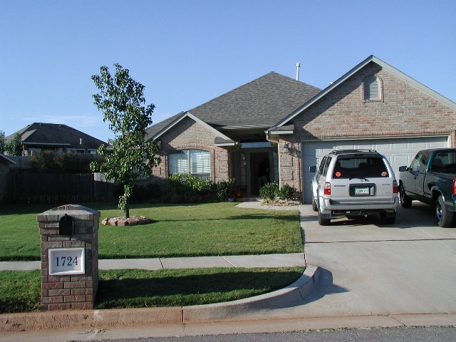 1724 Del Simmons Dr in Edmond, OK - Building Photo - Building Photo