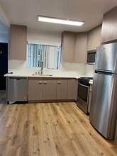 750 Hayworth Ave, Unit 20 in Los Angeles, CA - Building Photo - Building Photo