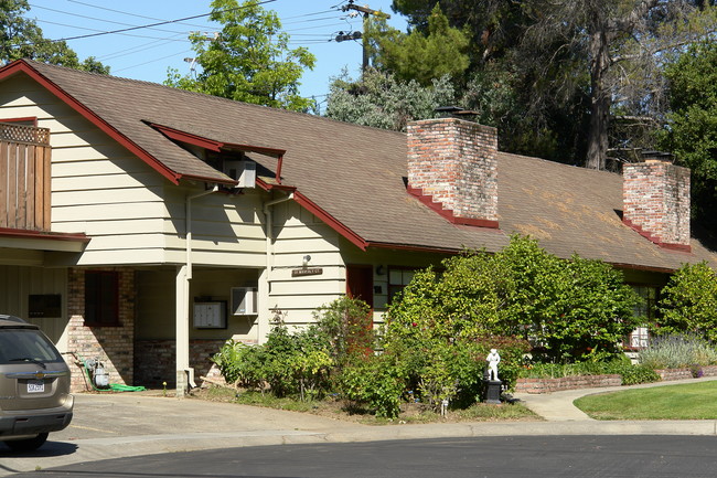 21 Waverley Ct in Menlo Park, CA - Building Photo - Building Photo