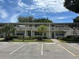 254 Newport P in Deerfield Beach, FL - Building Photo