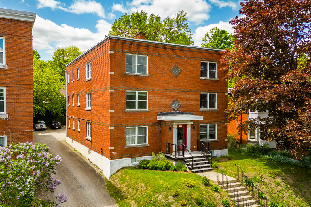 491 De Vimy Rue in Sherbrooke, QC - Building Photo