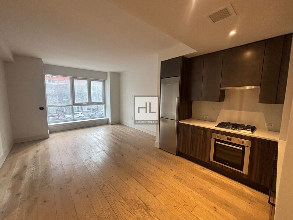 EAST 2ND ST in New York, NY - Building Photo