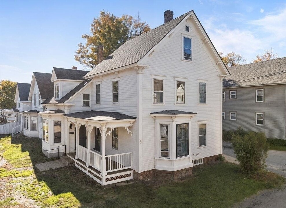 67 Winter St in Rochester, NH - Building Photo