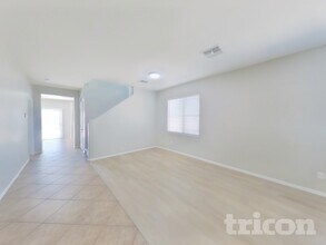 8717 W Hammond Ln in Tolleson, AZ - Foto de edificio - Building Photo