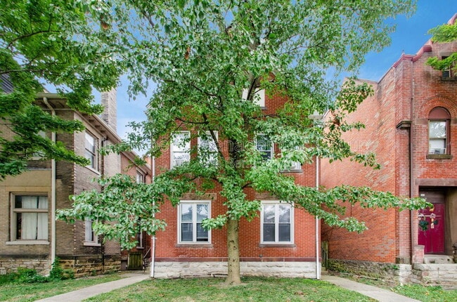821 Oak St in Columbus, OH - Building Photo - Building Photo