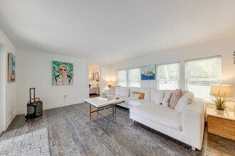 394 Burton Dr in Tavernier, FL - Building Photo - Building Photo