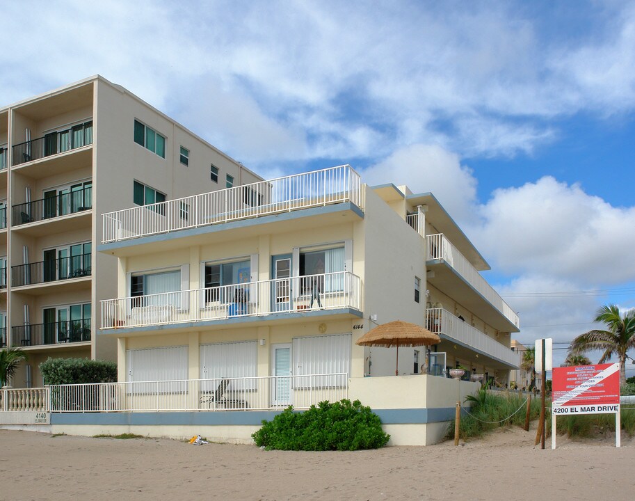 Parkhill in Lauderdale-by-the-Sea, FL - Building Photo