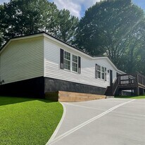 325 Washington Dr in Athens, GA - Building Photo