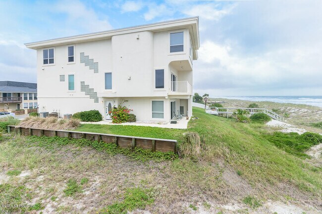 1626 Strand St in Neptune Beach, FL - Building Photo - Building Photo