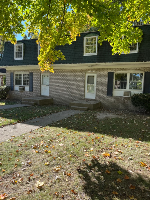 1267 Rosewood Dr NE in Warren, OH - Building Photo - Building Photo