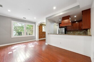 1236 N Flores St in West Hollywood, CA - Building Photo - Interior Photo