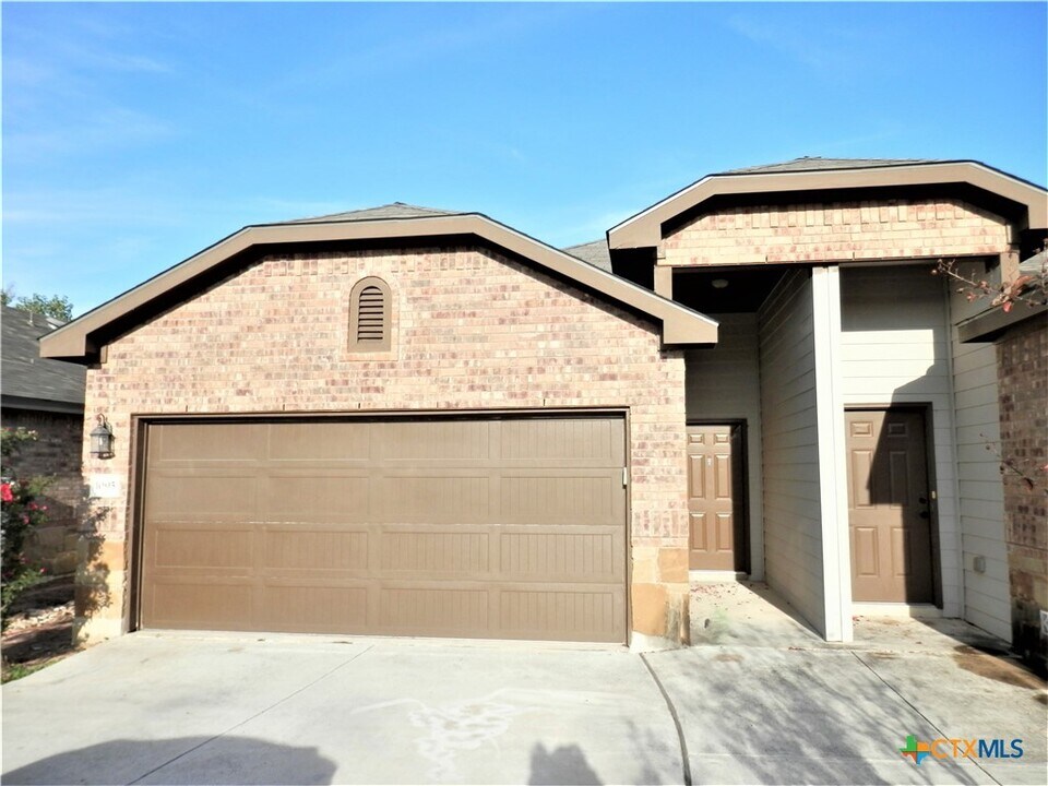 1095 Carolyn Cove in New Braunfels, TX - Building Photo