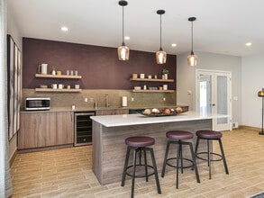 Pines of Burnsville in Burnsville, MN - Foto de edificio - Building Photo