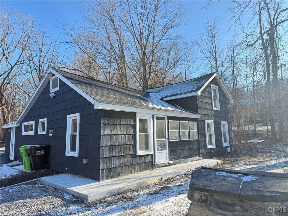 4790 Sweet Rd in Manlius, NY - Building Photo