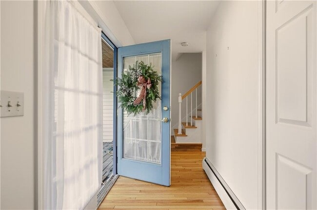 141 Laurel Ridge Ln in North Kingstown, RI - Building Photo - Building Photo