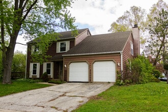 5090 Prairie Oak Rd in Gurnee, IL - Building Photo - Building Photo