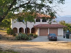 658 Coronado Hills Dr in San Marcos, CA - Building Photo