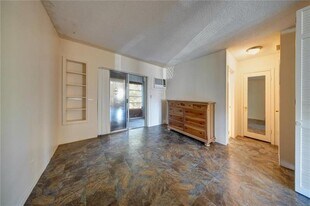 2115 NE 42nd Ct in Lighthouse Point, FL - Building Photo