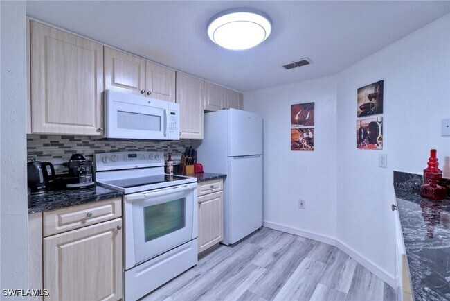1775 Four Mile Cove Pkwy