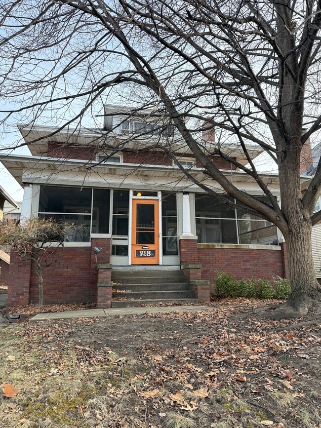 property at 918 N Cooper St