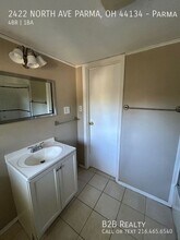 2422 North Ave in Parma, OH - Foto de edificio - Building Photo