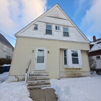 1609 Hopkins Ave in Lakewood, OH - Building Photo