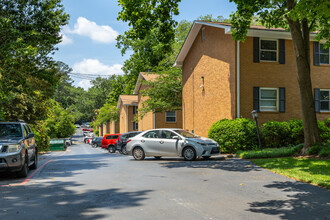 Wellington Buckhead in Atlanta, GA - Building Photo - Building Photo